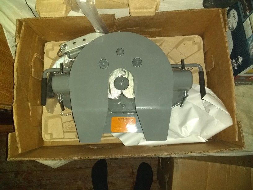 Fifth Wheel Trailer Hitch