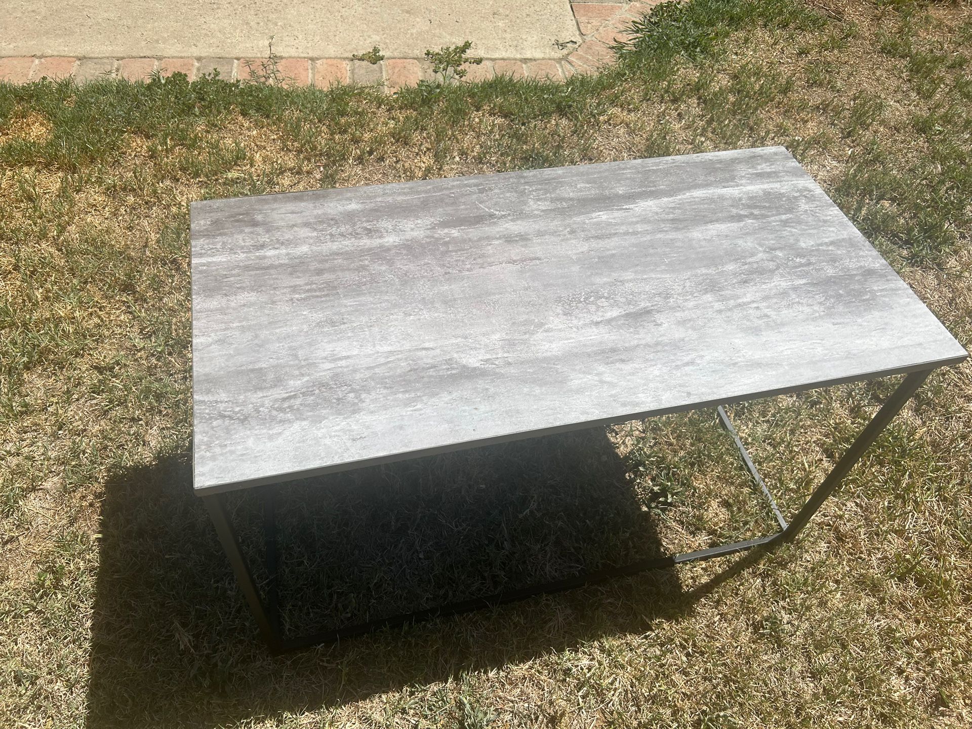18x36x20 wooden table