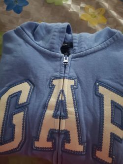 4 Sudaderas gap