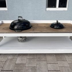 WEBER CHARCOAL GRILL TABLE $100