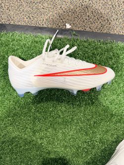 Nike ELITE soccer cleats MEN SIZE 9