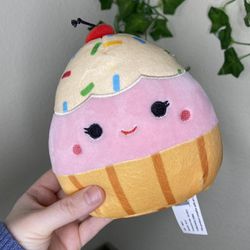 THE Cutest Squishmallow: Clara The Cupcake Mini Plushie