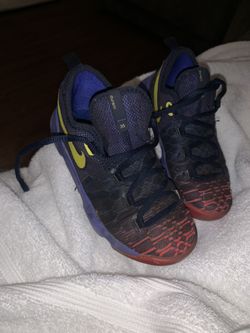 Preowned Nike KD’s in great condition. Size 11c