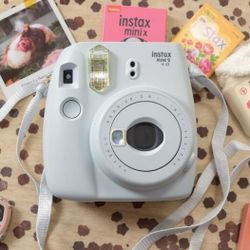 Like-New Fuji Film Instax Mini 9 Instant Camera 