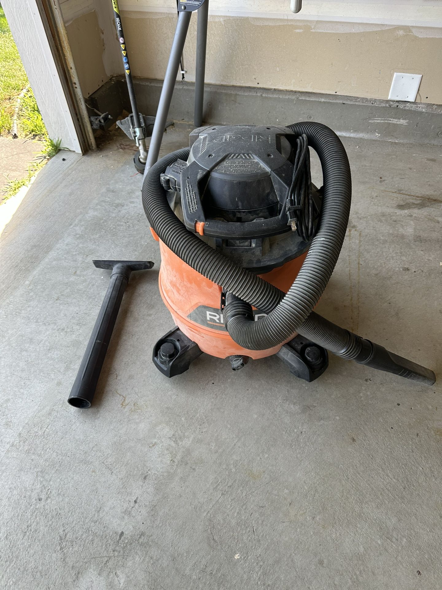 RIGID Shop Vacuum
