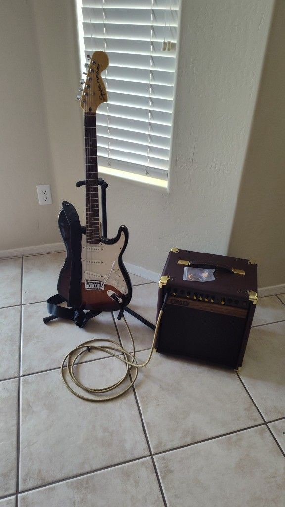 Fender Squier Affinity Series Stratocaster And Crate CA30 Amp