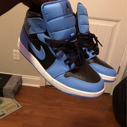 Jordan 1 Mid