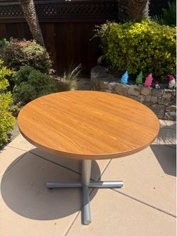 Round Table