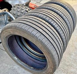 235/45/18 Michelin Vendo un set de llantas  con 80% Vida en excelente condiciones de Vida las 4 🫡🤑
 Selling a set of 4 tires with 80% tread life rem