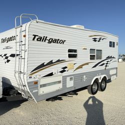 2006 Keystone Tail-Gator 210RR 