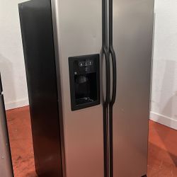 Next Day Delivery Refrigerator Fridge GE Ice and Water