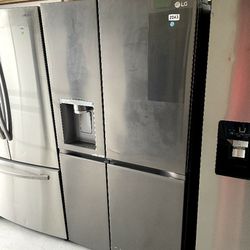 LG 36” SIDE BY SIDE REFRIGERATOR BLACK STEEL WITH EASY ACCESS $1000