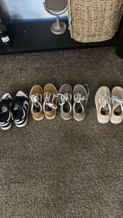 Shoe bundle size (7 1/2)