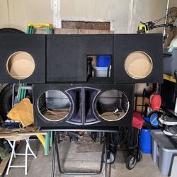 Estoy Vendiendo Estos 2 Cajas Para Bosnia’s