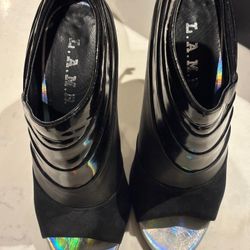 Sexy black booties - L.A.M.B