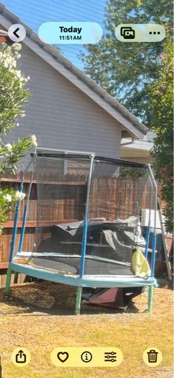 Trampoline with net