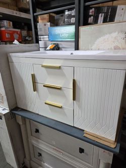 FLOATING White Modern 30" Bathroom Vanity with Sink and Gold Hardware