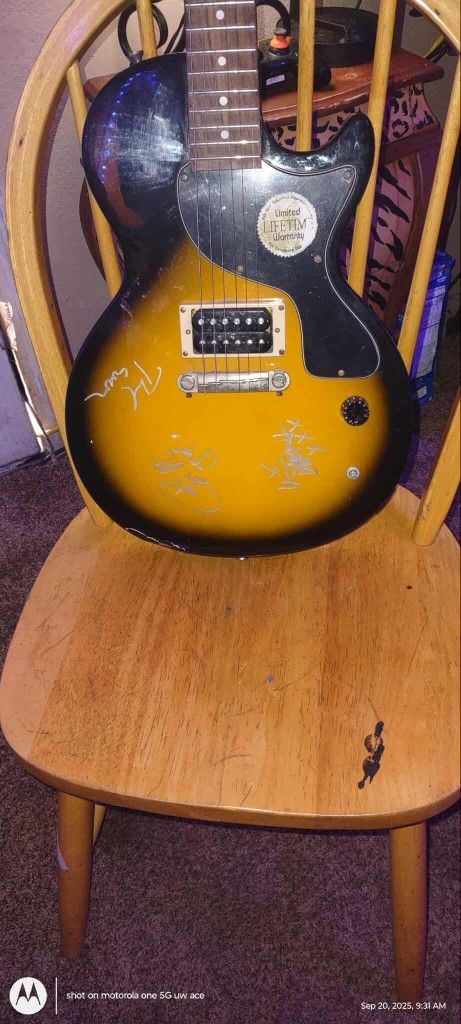 Signed Guitar Bye Green Day Official Guitar Vin Good Shape Plays Perfect ly