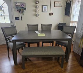 Updated Pictures - BRAND NEW - Dining Room Set (Seats 6)