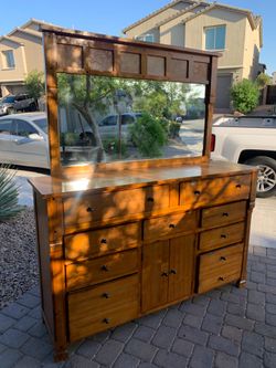 Dresser