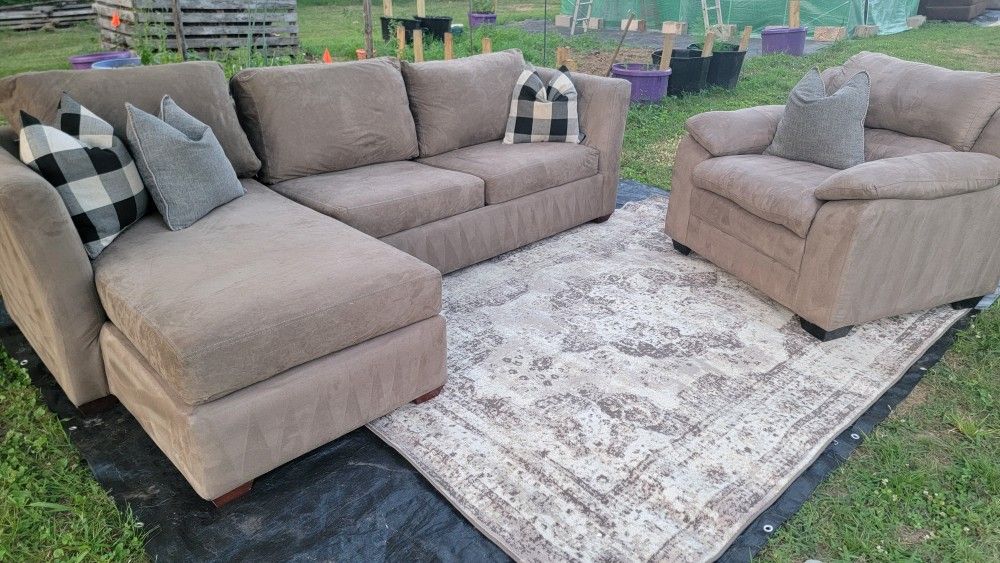 KLAUSSNER Sleeper Sofa L-Shaped Sectional w/ Chair - Beige (DELIVERY AVAILABLE)