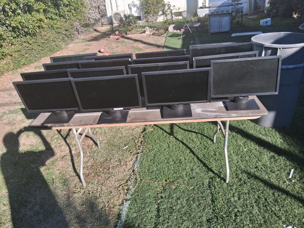 16  Dell  computer monitors for sale