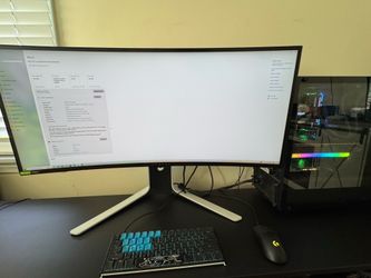 Gaming PC with Alienware monitor