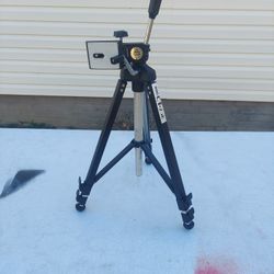 Model Ct-23ib Adjustable camera tripod.