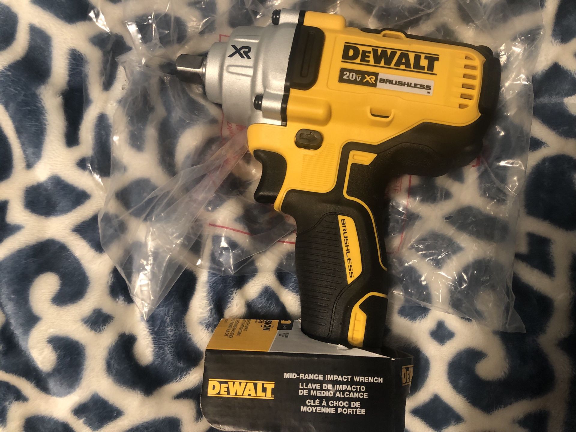 Brand new 1/2 inc dewalt impact wrench 20 volt(tool only)