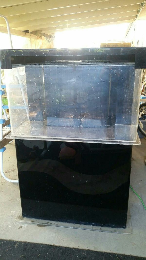 40 gal aquarium with built in three chamber filter for Sale in Fresno