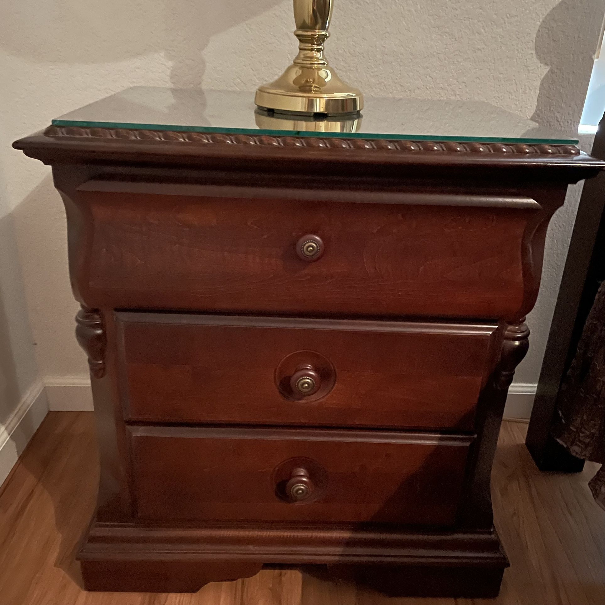 Broyhill Bedroom Suite SALE