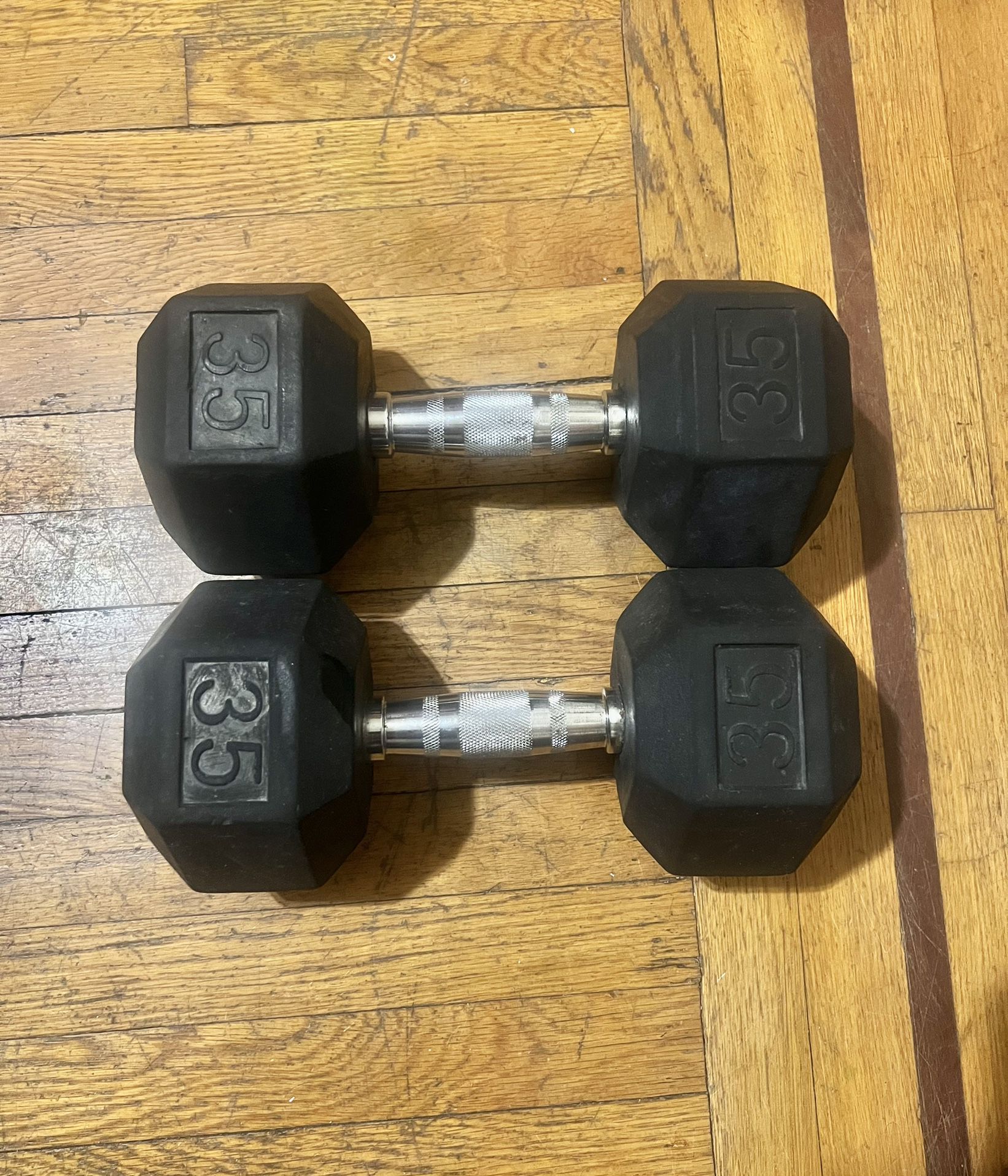 2 X 35 lbs…Total 70 Pounds …Rubber And Chrome Hex Dumbbells Weights…I’m Located In Bayside  Queens