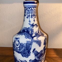 Beautiful Blue & White Fine Porcelain Formalities By Daum & Bros Vase