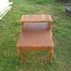 END WOODEN TABLE $5