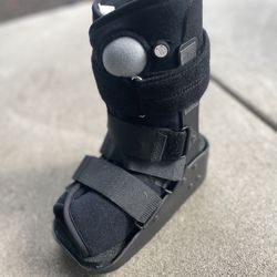 Maxtrax Walking Boot S For Foot And Ankle 