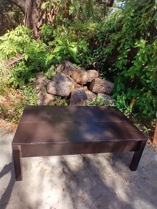 IKEA Lift Top Coffee Table With Broken Leg 