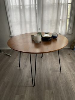 Round Modern Wood Dining Table 