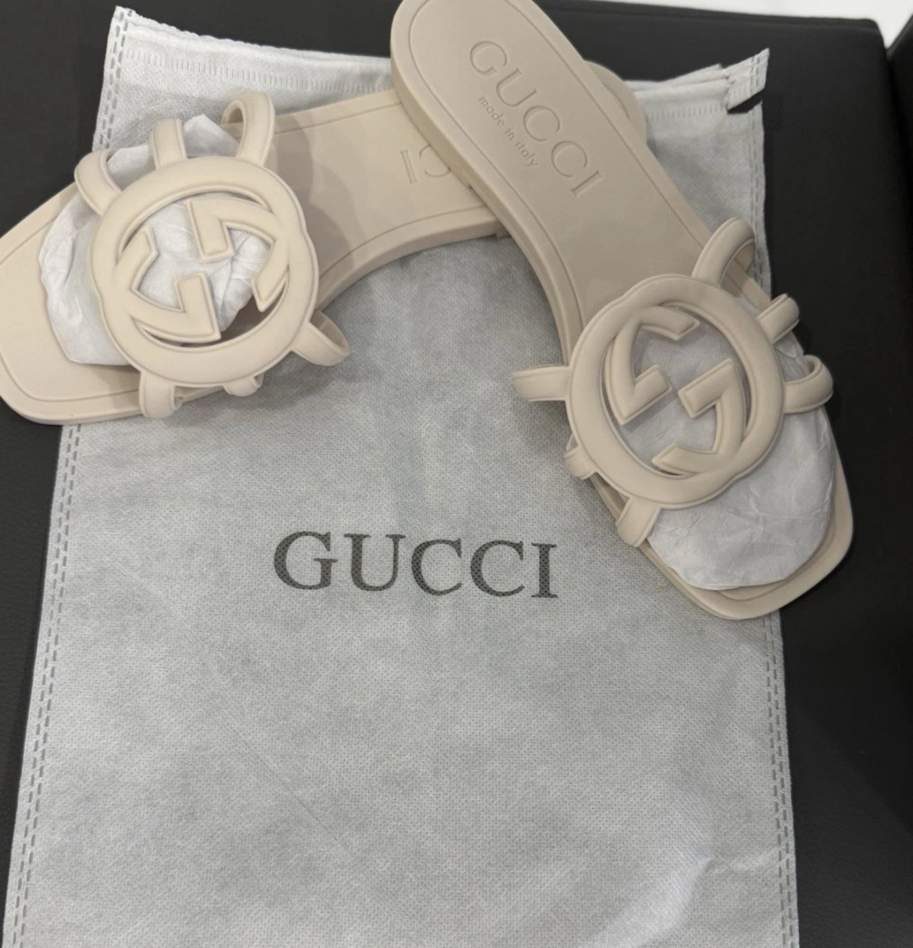 Women White Gucci Sandals Size 37 
