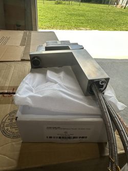 Brand New Signature Bathroom Faucet 