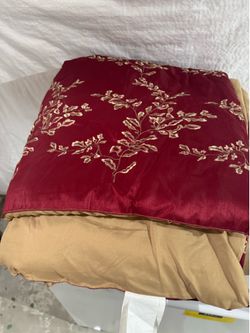 Queen size comforter set