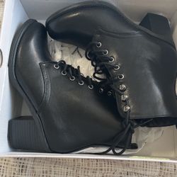 Brand New Boots 6.5