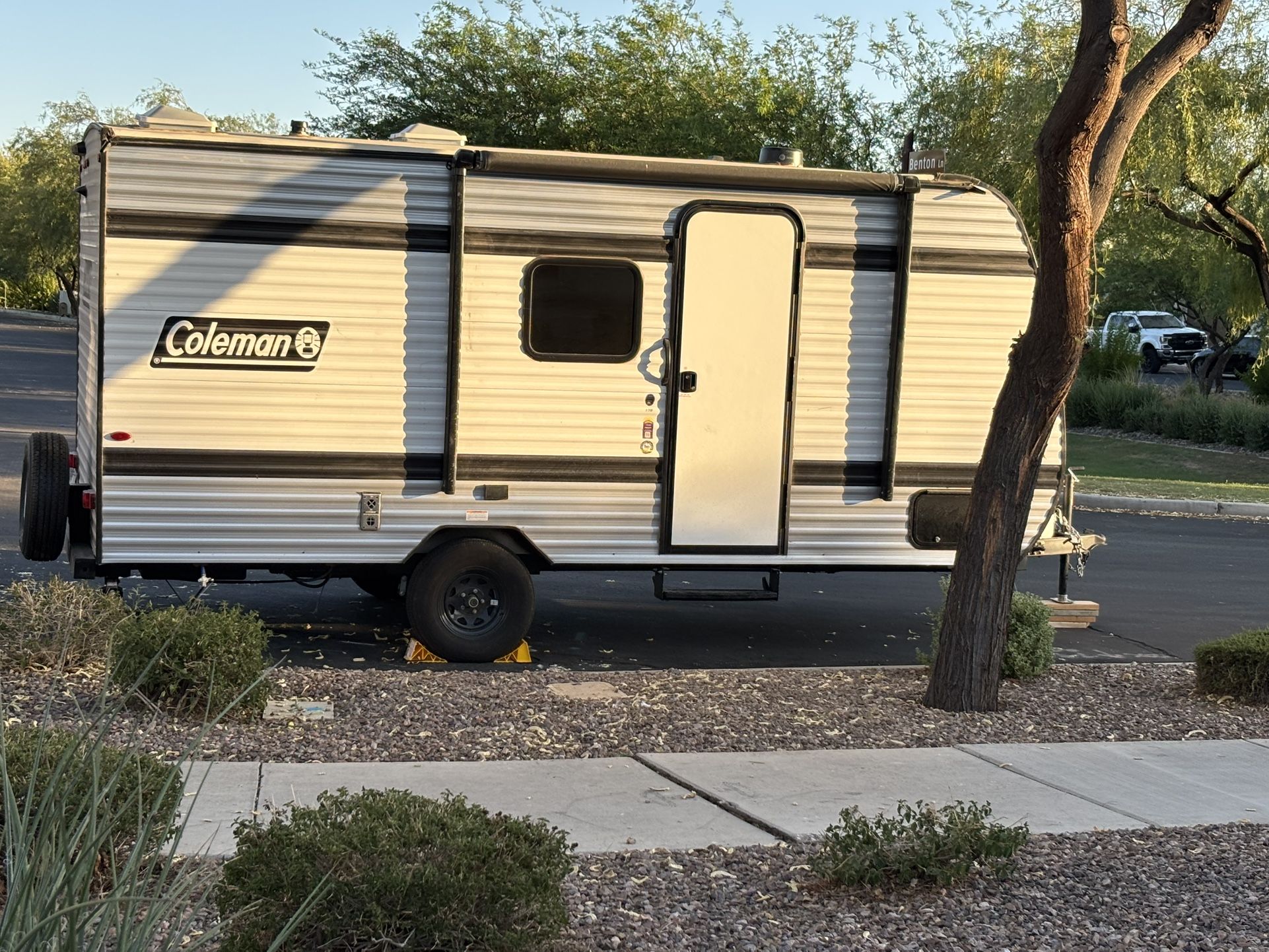 2025 Coleman Lantern 17B