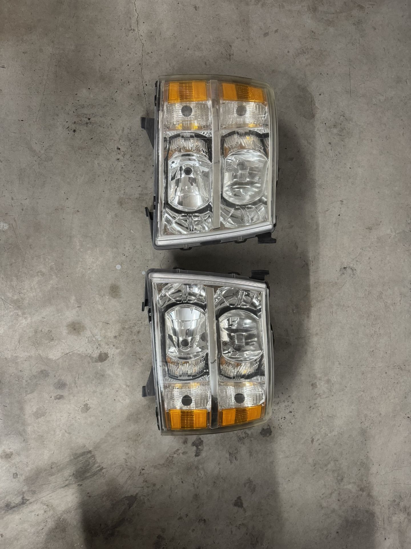 Headlights 07-13 Chevrolet Silverado