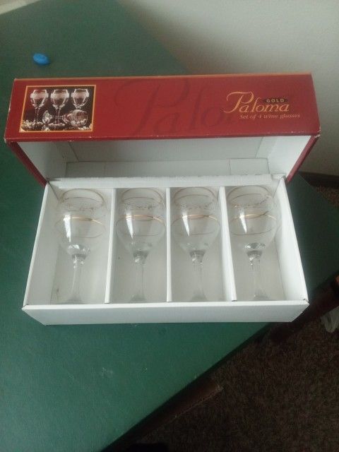 New wine glasses 24 Kt Gold band  " Gold Paloma"Cash