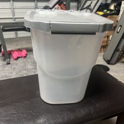 Pet Food Container