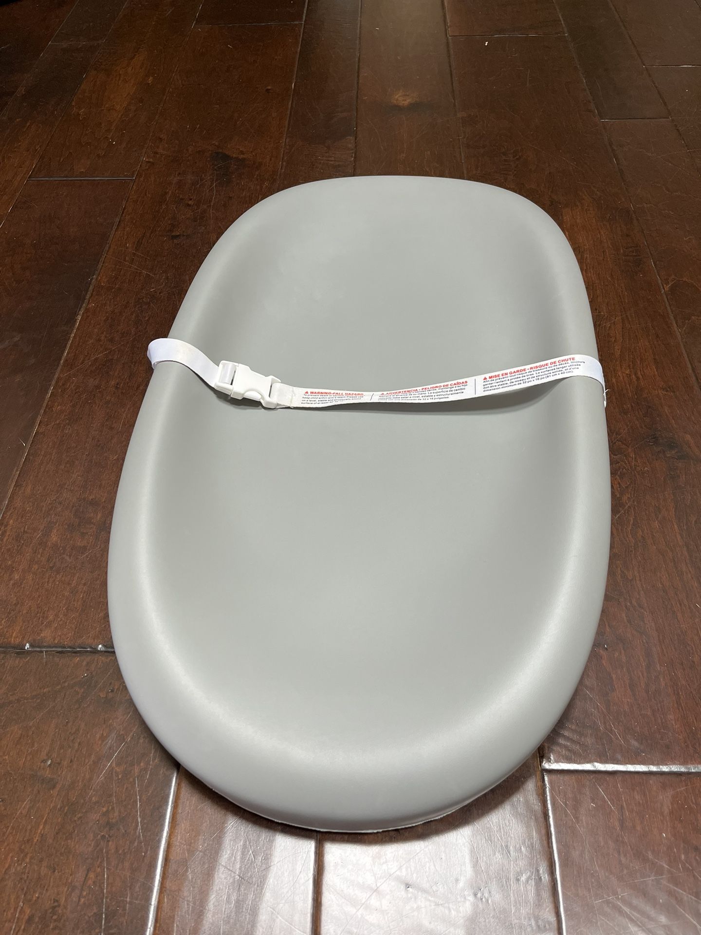 Hatch Grow Smart Changing Pad And Scale Grey