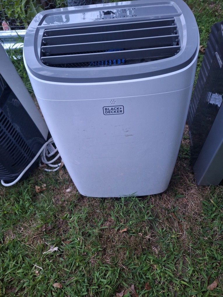 8000 BTU STAND UP AIR CONDITIONER.  