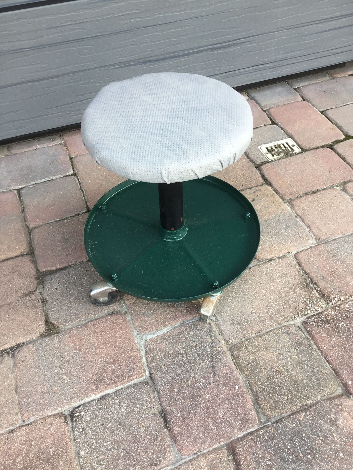 Garage Rolling Seat