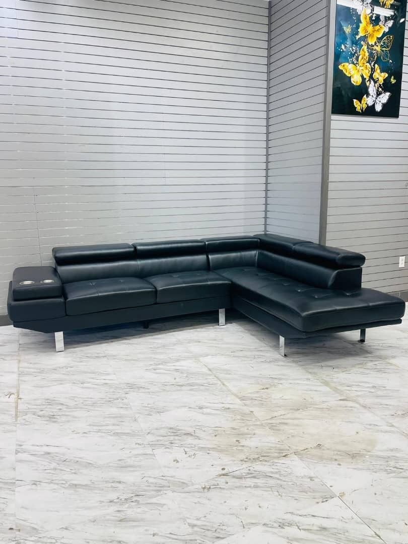 LIVINGROOM - SOFÁ SECCIONAL... SECTIONAL - NUEVO EN TIENDA CON UN 5% DE DESCUENTO