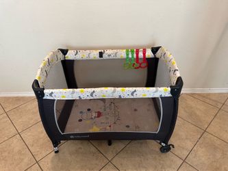 Baby Trend Playard – Wavy Train Pattern – Easy Fold Design